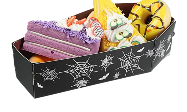Halloween Snack Trays: Plus Halloween Party Snack Recipes